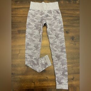 Gymshark Adapt Camo Seamless Leggings Small Purple
